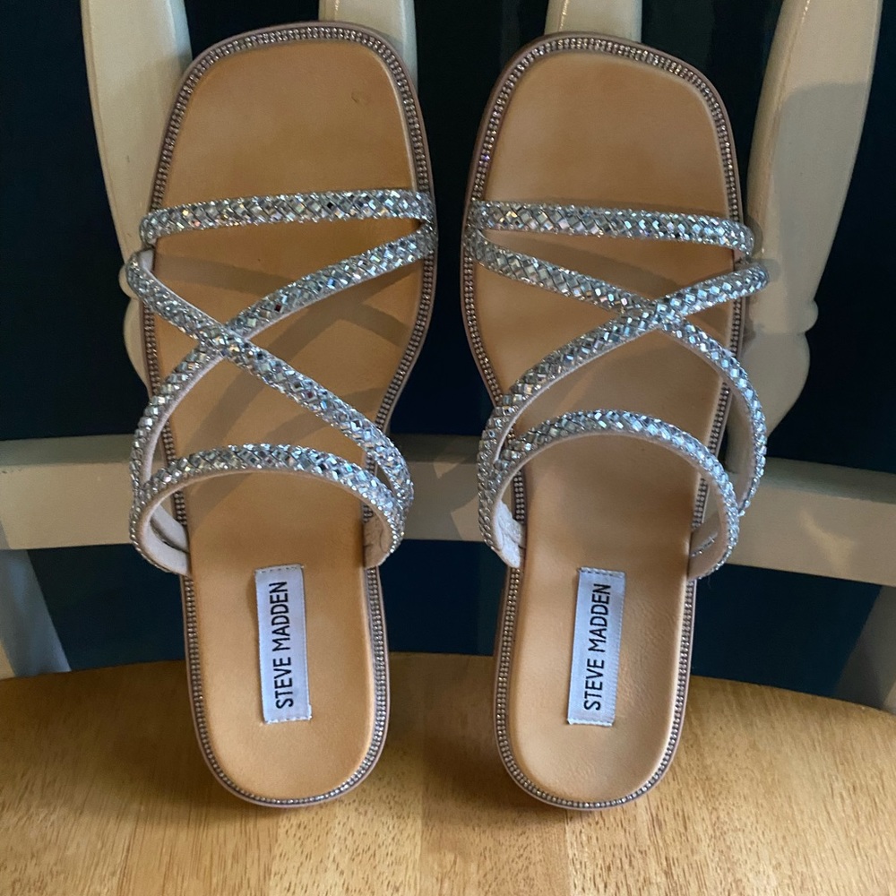 Steve Madden Size 7 sandals.